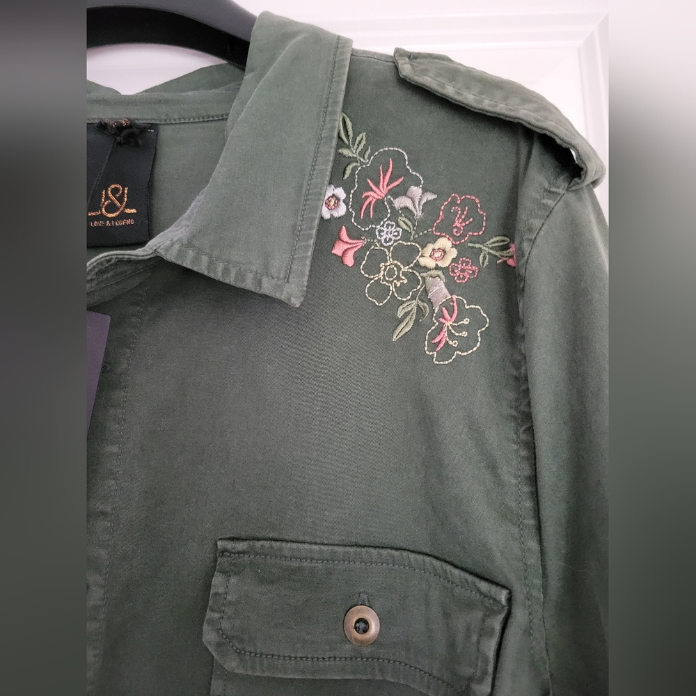 3/$35 Ladies Jacket - Picture 5 of 8